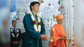 Justin Trudeau goes desi: Canadian PM performs puja, promotes diversity in Toronto Hindu temple
