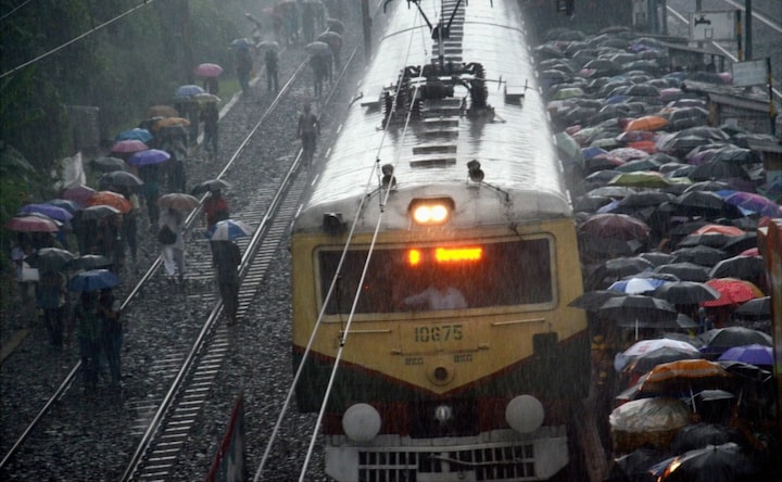 West Bengal: Heavy rains lash southern and western parts of state; officials deny flood threat