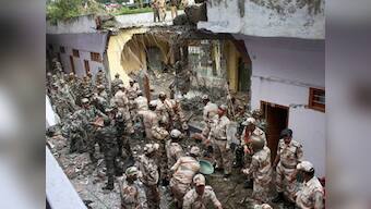Landslide in Himachal Pradesh blocks Shimla-Kalka National Highway, hundreds of vehicles stranded