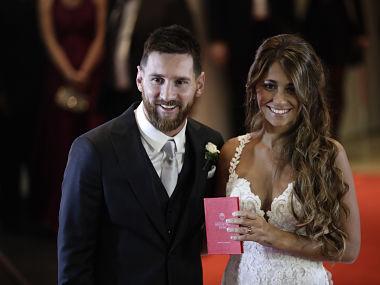 Lionel Messi weds long-time girlfriend Antonela Roccuzzo in presence of biggest names from world of football Lionel Messi weds long-time girlfriend Antonela Roccuzzo in presence of biggest names from world of football