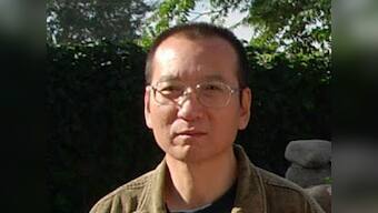 Liu Xiaobo's ashes scattered at sea, fellow dissident says China trying to prevent creation of shrine