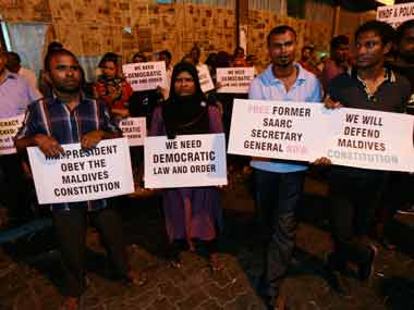 Maldives Parliament blockade: Maldivian Democratic Party stopped from entering heavily guarded complex Maldives Parliament blockade: Maldivian Democratic Party stopped from entering heavily guarded complex