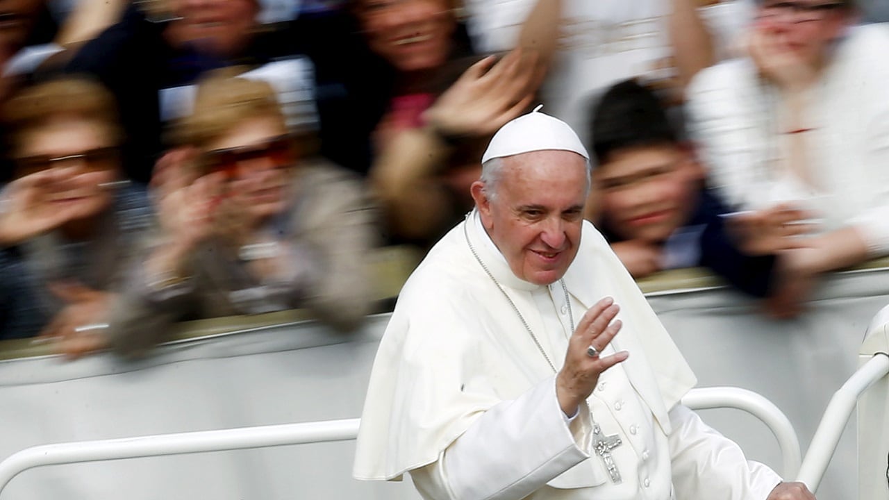Pope Francis urges clean up of oceans littered by fields of floating plastic