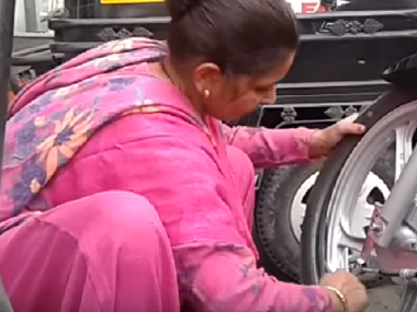 Dismantling Patriarchy: This motorcycle mechanic from Haryana is breaking gender stereotypes at a 'man’s job' Dismantling Patriarchy: This motorcycle mechanic from Haryana is breaking gender stereotypes at a 'man’s job'