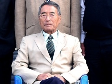 Nagaland CM Shurhozelie Liezietsu's son declines cabinet post to bail out father but fails to convince dissident MLAs Nagaland CM Shurhozelie Liezietsu's son declines cabinet post to bail out father but fails to convince dissident MLAs