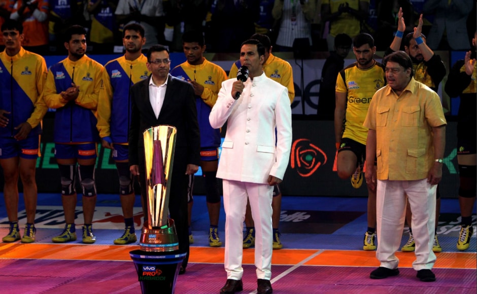 Bollywood star and co-owner of Bengal Warriors, Akshay Kumar, headlined the opening ceremony singing the National Anthem. The ceremony were attended by celebrities fromthe sporting and cinema fraternity. Image courtesy: www.prokabaddi.com Bollywood star and co-owner of Bengal Warriors, Akshay Kumar, headlined the opening ceremony singing the National Anthem. The ceremony were attended by celebrities fromthe sporting and cinema fraternity. Image courtesy: www.prokabaddi.com