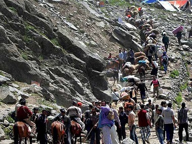 Amarnath Yatra 2017: 813 pilgrims pay obeisance at Himalayan shrine, 205 more depart from Jammu Amarnath Yatra 2017: 813 pilgrims pay obeisance at Himalayan shrine, 205 more depart from Jammu