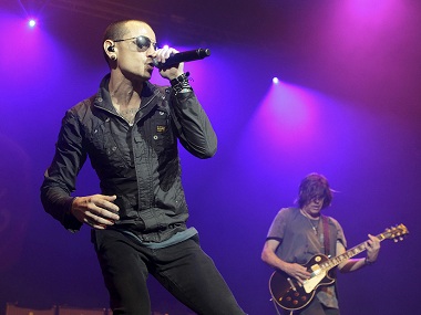 Linkin Park pays emotional tribute to Chester Bennington through open letter and obit video Linkin Park pays emotional tribute to Chester Bennington through open letter and obit video