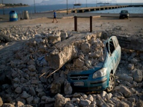 Residents, tourists in Greece sleep outside homes fearing earthquake; two critical Residents, tourists in Greece sleep outside homes fearing earthquake; two critical
