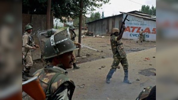 One CRPF personnel injured as militants throw grenade on patrolling party in Kulgam