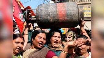Congress demands rollback of 5% GST levied on domestic LPG, says new tax regime is eating into savings