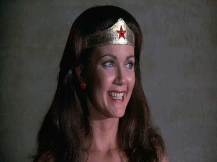 Original Wonder Woman Lynda Carter defends Gal Gadot's film through Facebook post slamming James Cameron