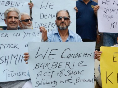 Amarnath Yatra attack: Kashmiris protest in Srinagar; tour agents, hotels to stop work tomorrow Amarnath Yatra attack: Kashmiris protest in Srinagar; tour agents, hotels to stop work tomorrow