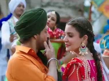 Jab Harry Met Sejal song 'Butterfly' finally shows us Shah Rukh Khan's turbaned avatar Jab Harry Met Sejal song 'Butterfly' finally shows us Shah Rukh Khan's turbaned avatar
