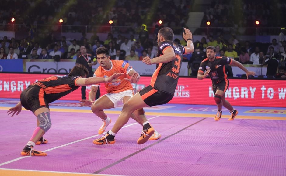 In the second match of the day, Puneri Paltan took on former champions U Mumba. The Pune outfit had a sparkling start and were leading 17-10 in the first half with Sandeep Narwal being their most effective player. Image courtesy: www.prokabaddi.com In the second match of the day, Puneri Paltan took on former champions U Mumba. The Pune outfit had a sparkling start and were leading 17-10 in the first half with Sandeep Narwal being their most effective player. Image courtesy: www.prokabaddi.com