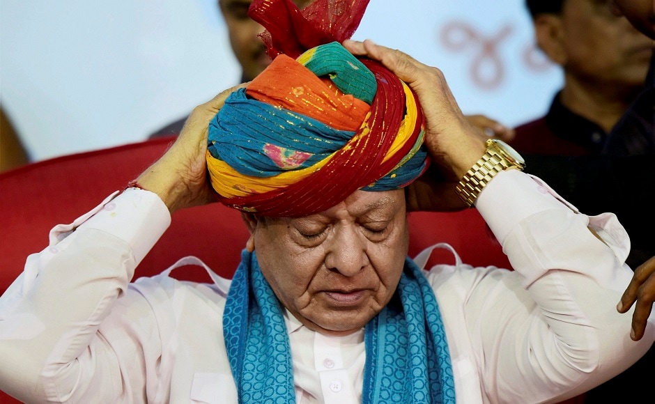 Addressing a rally in Gandhinagar on his 77th birthday, Congress leader Shankersinh Vaghela claimed that the party high command expelled him on Thursday. Addressing a rally in Gandhinagar on his 77th birthday, Congress leader Shankersinh Vaghela claimed that the party high command expelled him on Thursday.