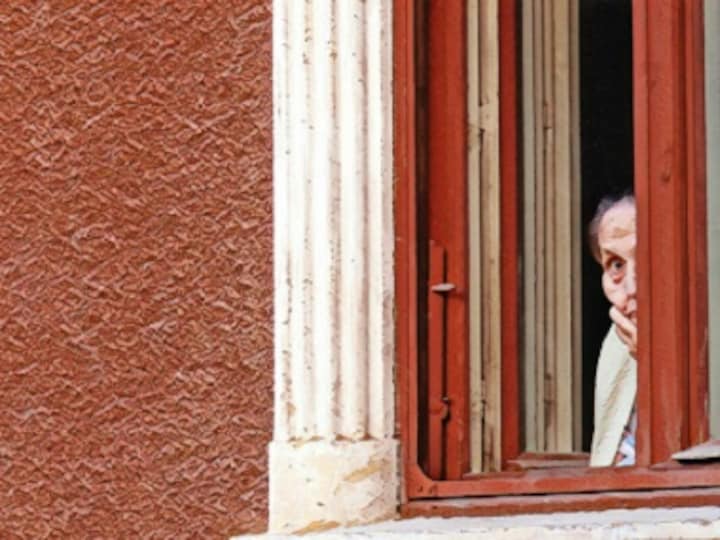 Do not go gentle into that good night: On Alzheimer’s, women and empowerment