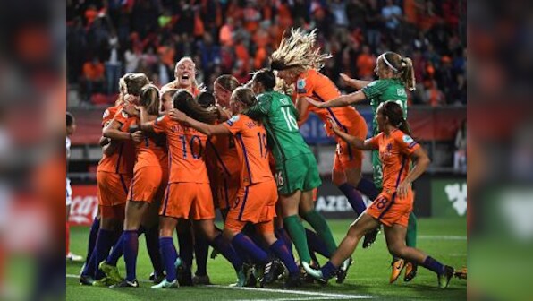 Women's Euro 2017: Netherlands overcome England challenge to face Denmark in final