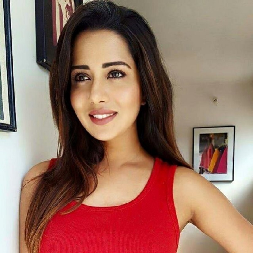 Bigg Boss Tamil Week 8 update: Suja Varunee makes wild card entry; 'ghost' task drives contestants crazy Bigg Boss Tamil Week 8 update: Suja Varunee makes wild card entry; 'ghost' task drives contestants crazy