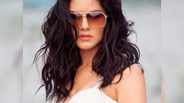 Sunny Leone visits Kochi for inaugural event; police book mobile company, onlookers for blocking road