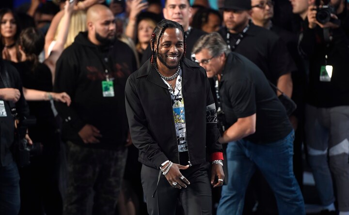 MTV VMAs 2017: Kendrick Lamar, Katy Perry, Demi Lovato pose for pictures on red carpet