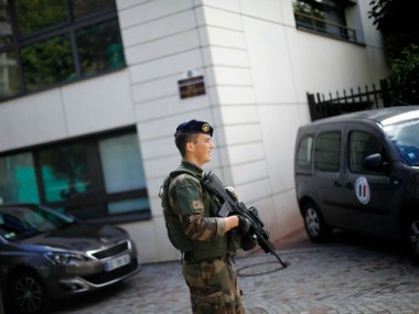 Paris attack: Man suspected of having injured six soldiers, shot and arrested Paris attack: Man suspected of having injured six soldiers, shot and arrested