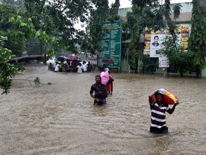Chennai rains: Madras HC directs state govt to pay Rs 10 lakh compensation to family of electrocuted girls