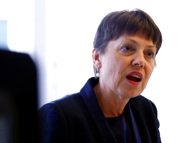 Apple and Google dump over 300 trading apps from its app stores following ASIC intervention Apple and Google dump over 300 trading apps from its app stores following ASIC intervention