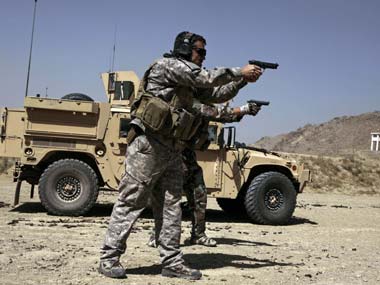 Gunman in Afghan army uniform kills two US soldiers and injures six in Nangarhar; shot dead by forces Gunman in Afghan army uniform kills two US soldiers and injures six in Nangarhar; shot dead by forces