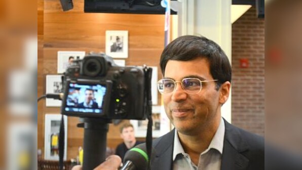 Sinquefield Cup 2017: Viswanathan Anand becomes joint leader after impressive win over Ian Nepomniachtchi
