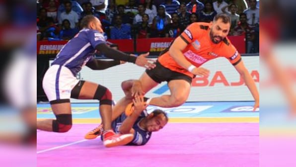 Pro Kabaddi League 2017: U Mumba thump Dabang Delhi, UP Yoddha edge past Bengaluru Bulls