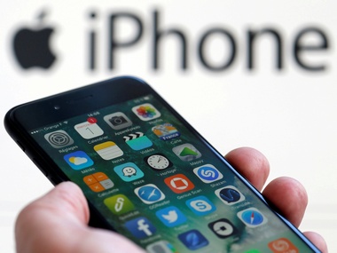 Apple iPhone 7 and 7 Plus remain world's top selling smartphones despite push by Samsung Apple iPhone 7 and 7 Plus remain world's top selling smartphones despite push by Samsung