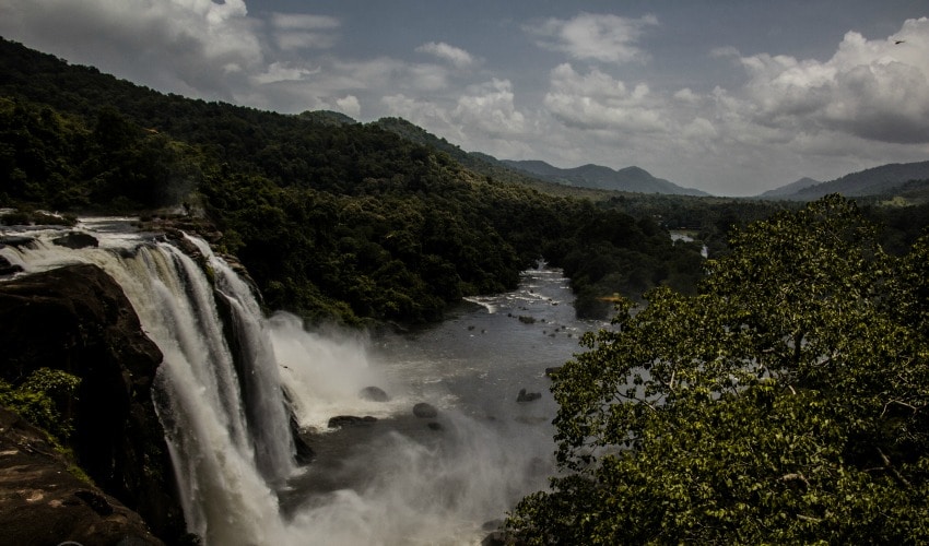 However, having said that, Athirappilly is still a hidden gem and unlike the falls of Pune and Sikkim, there is still a part of the country that needs to discover this beauty.