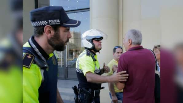Barcelona terror attack: Catalans shout 'not afraid' following minute of silence over incident