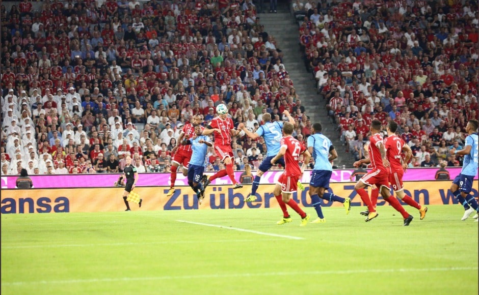 German defender Niklas Sule scored on his debut, latching onto a ball to head it home to open the scoring for Baverians. Image Courtesy: Twitter @FCBayern German defender Niklas Sule scored on his debut, latching onto a ball to head it home to open the scoring for Baverians. Image Courtesy: Twitter @FCBayern