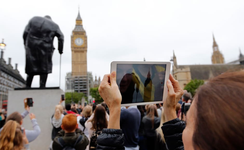 There were cheers and applause from a crowd of tourists and onlookers on the green opposite as the final chime rang out. The £29 million restoration of the Big Ben was signed off in 2015 by the Commons Administration Committee. AP There were cheers and applause from a crowd of tourists and onlookers on the green opposite as the final chime rang out. The £29 million restoration of the Big Ben was signed off in 2015 by the Commons Administration Committee. AP