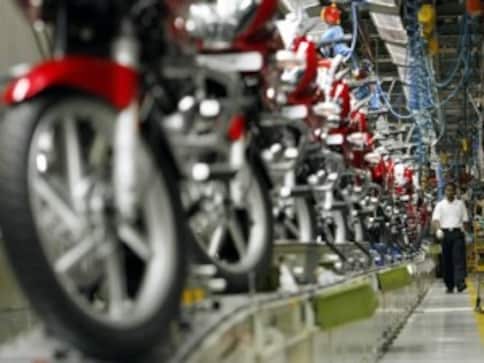 Two-wheeler sales likely to grow at 8-10% in FY19; industry outlook stable: ICRA Two-wheeler sales likely to grow at 8-10% in FY19; industry outlook stable: ICRA