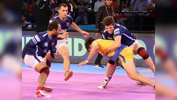 Pro Kabaddi League 2017: Dabang Delhi beat Tamil Thalaivas by one point in thrilling encounter