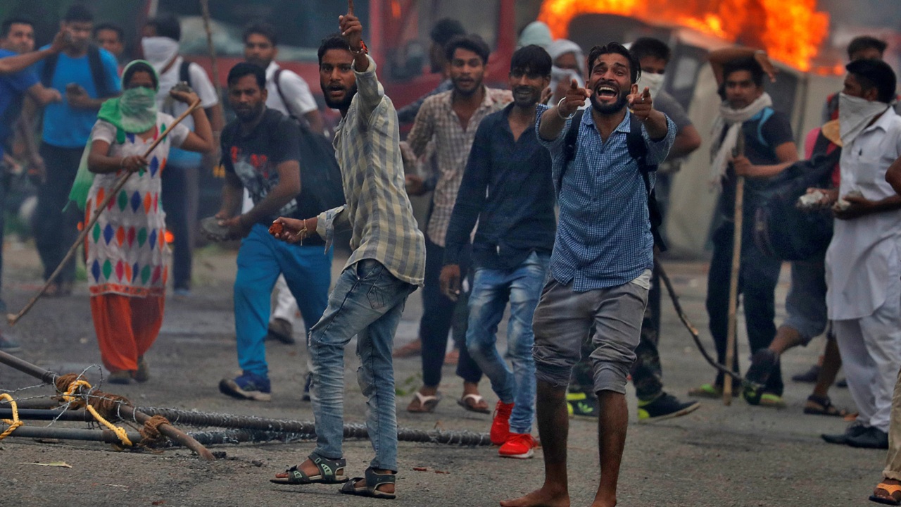 Panchkula violence: Mobile internet services to remain suspended in Haryana, Punjab Panchkula violence: Mobile internet services to remain suspended in Haryana, Punjab