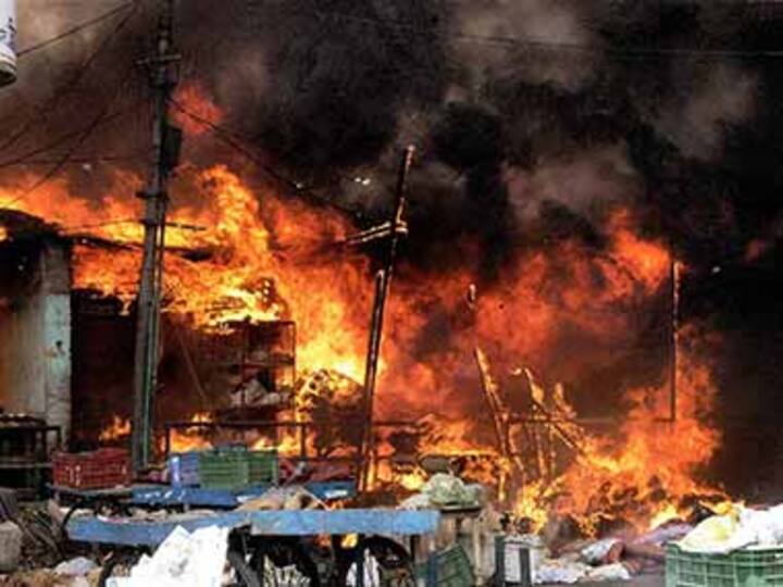 Kumbakonam fire tragedy: Madras HC suspends conviction of seven in mishap that killed 94 school children