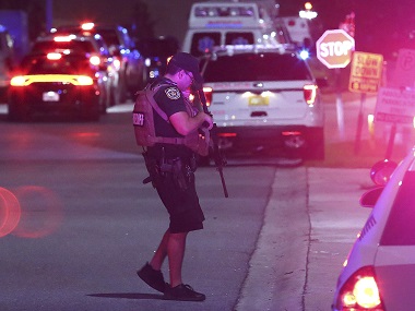 Florida shooting: One police officer dead, another injured in gunfire in Kissimmee Florida shooting: One police officer dead, another injured in gunfire in Kissimmee