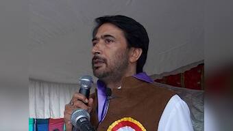 Centre offers to resume talks with Jammu and Kashmir separatists; Congress asks 'why now?'