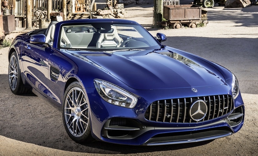 Mercedes-AMG GT Roadster in brilliant blue metallic colour has a fuel consumption of 9.4 litle/100 km