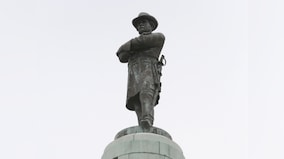 Despite Charlottesville violence, leaders across US promise to remove Confederate monuments