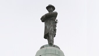 Despite Charlottesville violence, leaders across US promise to remove Confederate monuments