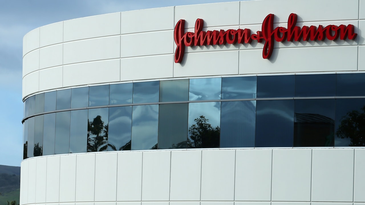 Johnson & Johnson's largest India plant idle three years after completion;  GST, demonetisation impacts demand-Business News , Firstpost