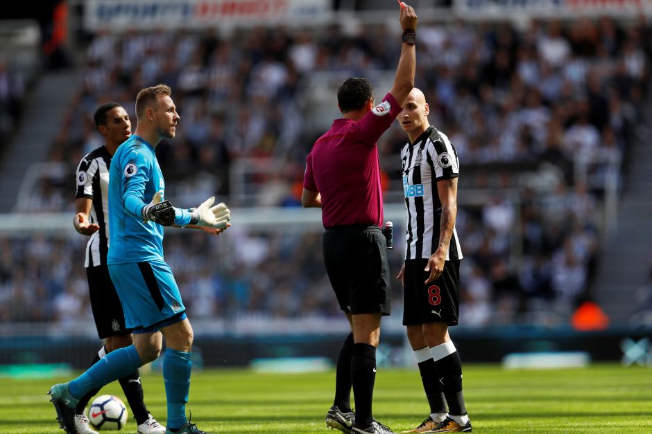 Referee Andre Marriner shows Newcastle Uniteds Jonjo Shelvey a red card for a stamp on Tottenham's Dele Alli Action. Reuters Referee Andre Marriner shows Newcastle Uniteds Jonjo Shelvey a red card for a stamp on Tottenham's Dele Alli Action. Reuters