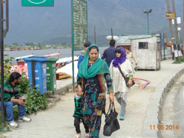 Privacy concerns rise in Kashmir as IT Act silent about cellphone and data searches Privacy concerns rise in Kashmir as IT Act silent about cellphone and data searches