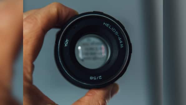 The LG V30 will feature the world's first f/1.6 smartphone camera lens; to debut in September