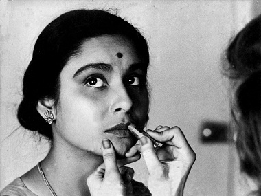 Mahanagar: Satyajit Ray highlights how flawed the prejudice against working women is Mahanagar: Satyajit Ray highlights how flawed the prejudice against working women is